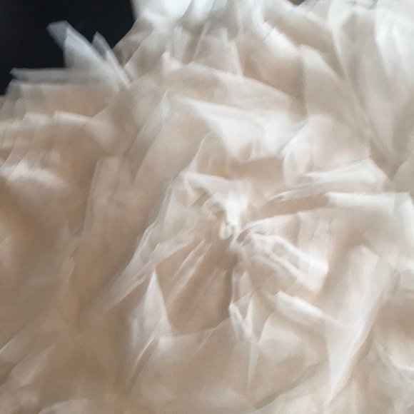 Used Wedding Gown 👰 - Picture 4 of 8